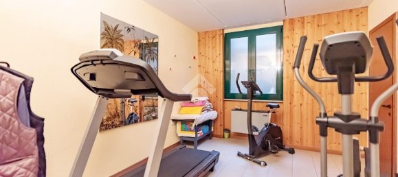 7-Zimmer Villa in Gerenzano, Italy, Nr. 3537 35