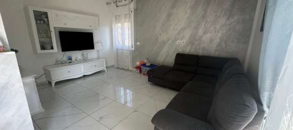 3 Schlafzimmer Wohnung in Castelfranco Emilia, Italy, Nr. 377039 2