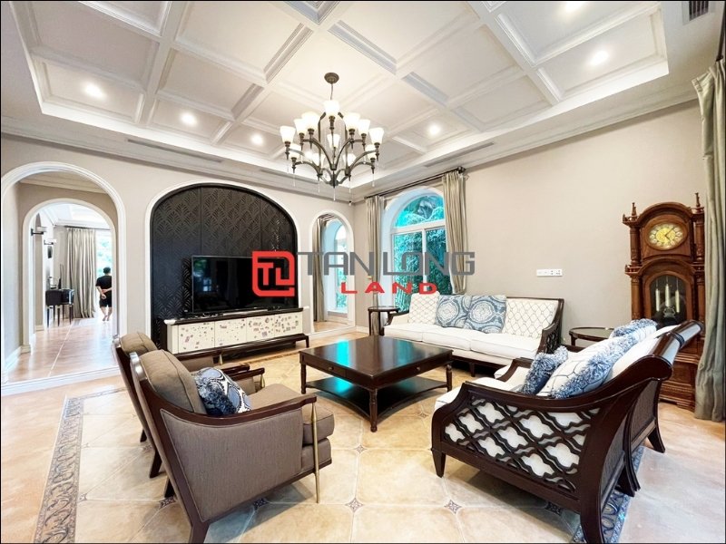 6 bedrooms Villa in Long Bien, Vietnam No. 592