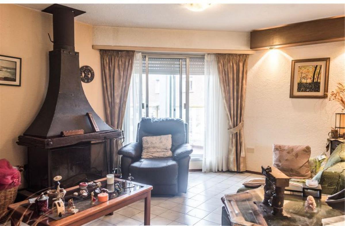 2 bedrooms Apartment in Montevideo, Uruguay No. 10932