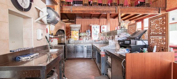 120m² Commercial property in Sesto San Giovanni, Italy No. 269384 11