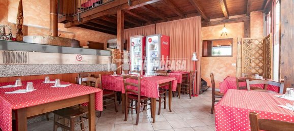 120m² Commercial property in Sesto San Giovanni, Italy No. 269384 7