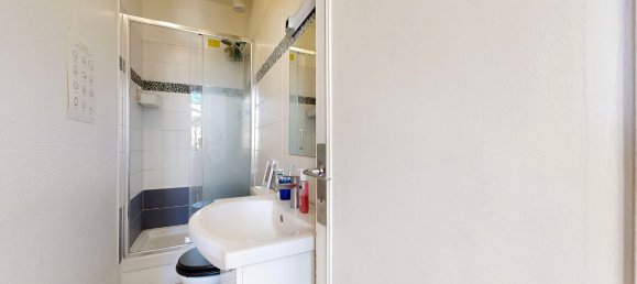 1 bedroom Apartment in Saint-Maur-des-Fosses, France No. 190971 3