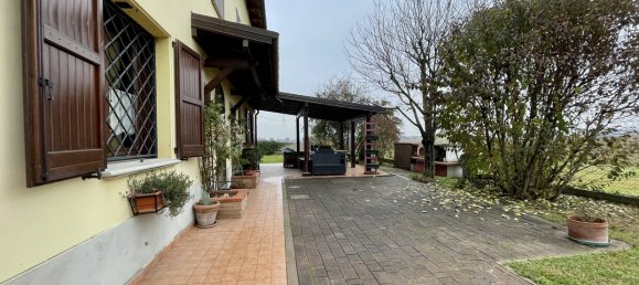 5 bedrooms Villa in Sala Bolognese, Italy No. 79270 3