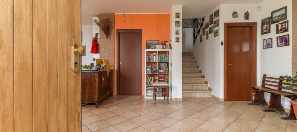 5 bedrooms Villa in Sala Bolognese, Italy No. 79270 5