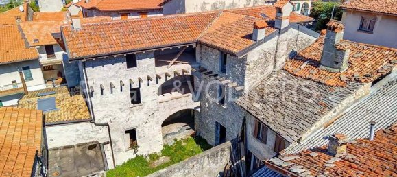 4 bedrooms House in Abbadia Lariana, Italy No. 134184 2