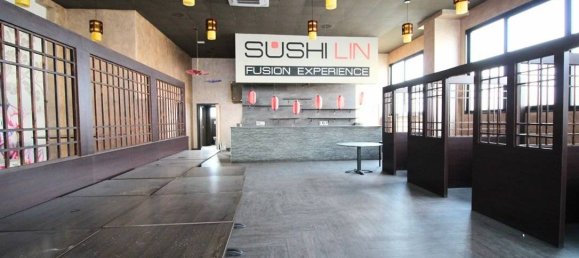 2 rooms Commercial property in Cesano Maderno, Italy No. 377196 2