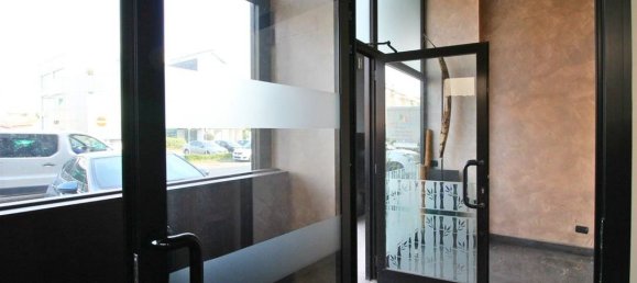 2 rooms Commercial property in Cesano Maderno, Italy No. 377196 20
