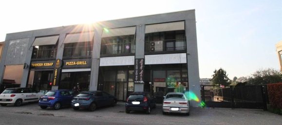 2 rooms Commercial property in Cesano Maderno, Italy No. 377196 15