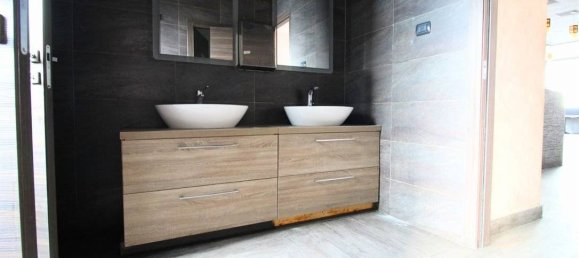 2 rooms Commercial property in Cesano Maderno, Italy No. 377196 11