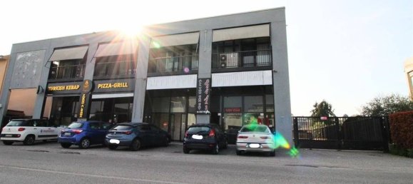 2 rooms Commercial property in Cesano Maderno, Italy No. 377196 10