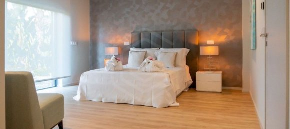 8 bedrooms House in Quarteira, Portugal No. 93302 15