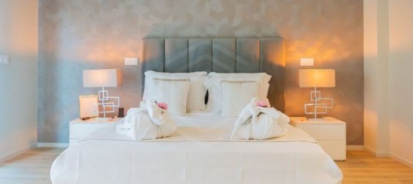 8 bedrooms House in Quarteira, Portugal No. 93302 13