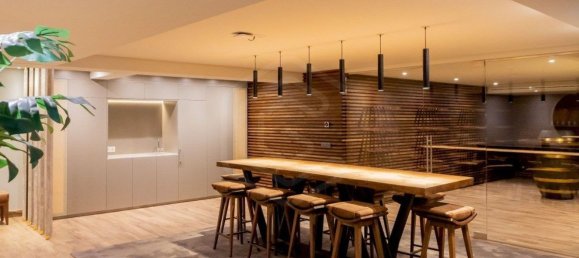 8 bedrooms House in Quarteira, Portugal No. 93302 17