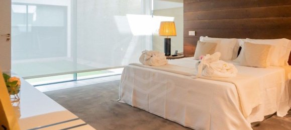 8 bedrooms House in Quarteira, Portugal No. 93302 26