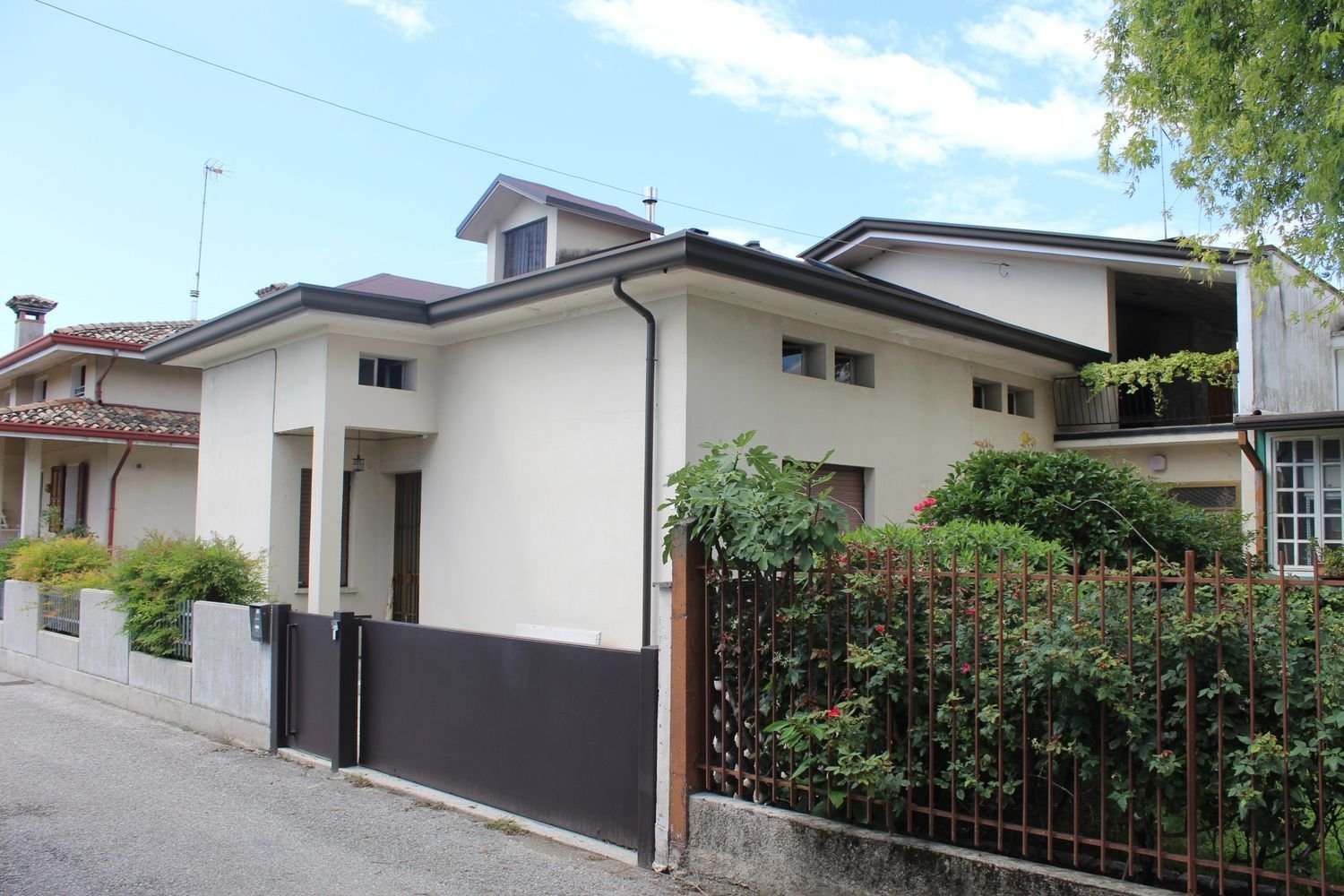 Дом с 8 спальнями в Порденоне, Италия № 373249