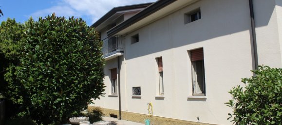 Дом с 8 спальнями в Порденоне, Италия № 373249 4