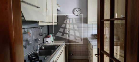 1150m² Warehouse in Guastalla, Italy No. 314959 11