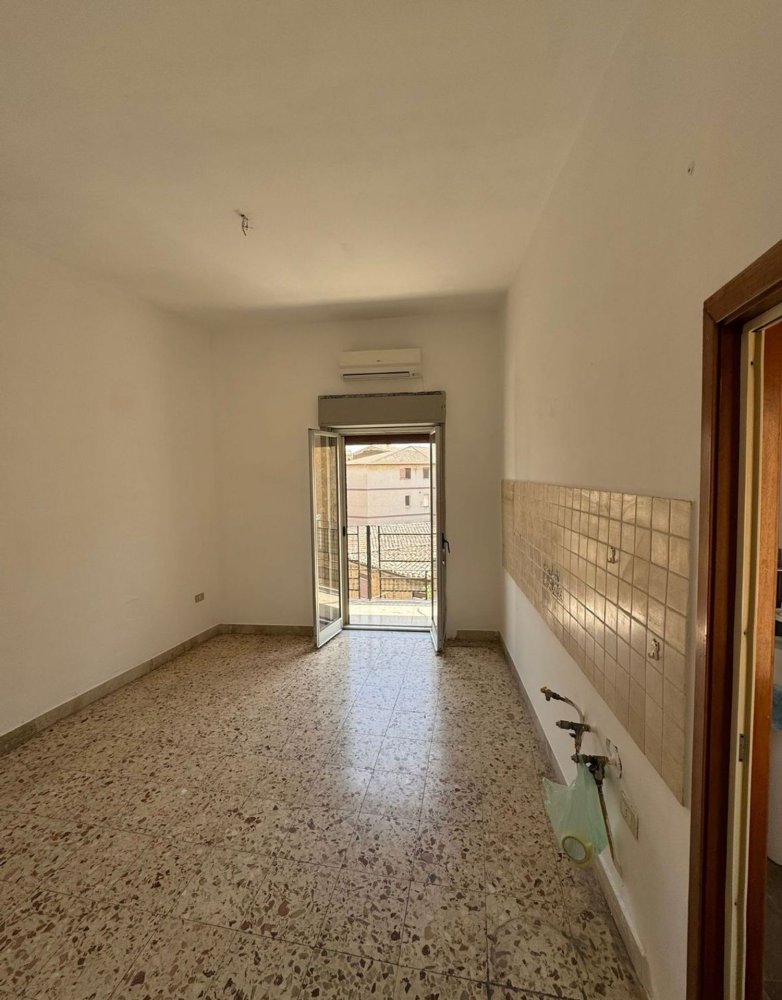 1 bedroom Apartment in Caltanissetta, Italy No. 370742
