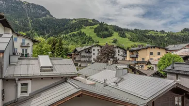 Ático de 3 dormitorios en Kitzbuhel, Austria No. 121032