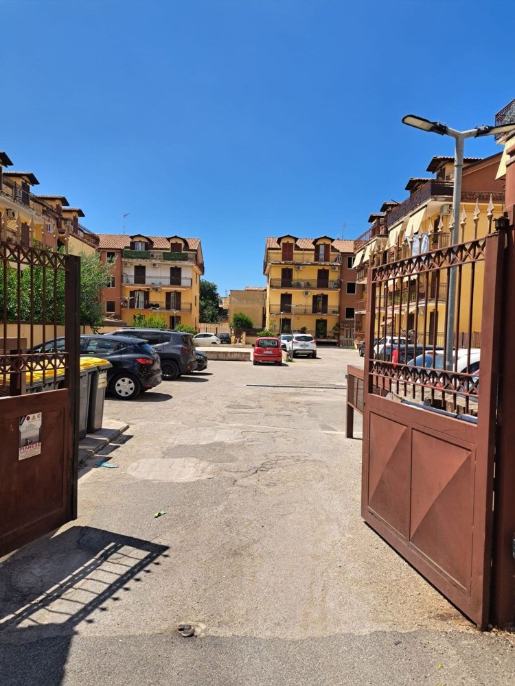 Apartamento de 5 habitaciónes en Villaricca, Italy No. 268066