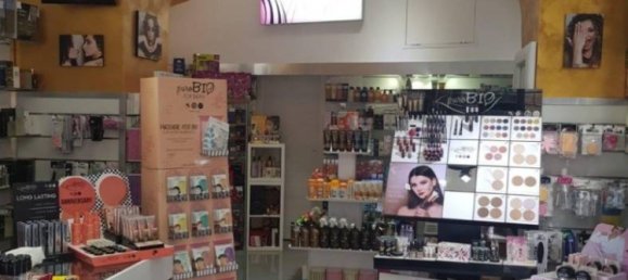 1 room Office in Naples, Italy No. 370454 3