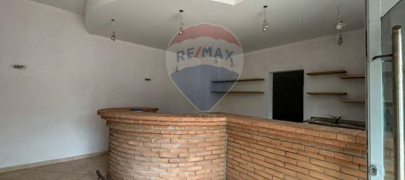 عقار تجاري في Porto Ceresio, Italy 178متر مربع رقم 70779 2