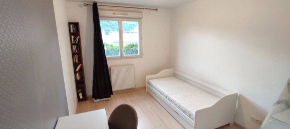 2 bedrooms Apartment in Saint-Martin-d'Heres, France No. 190990 8