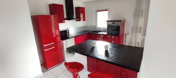 2 bedrooms Apartment in Saint-Martin-d'Heres, France No. 190990 2