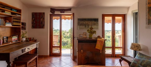 4 bedrooms Villa in Montalcino, Italy No. 330125 9