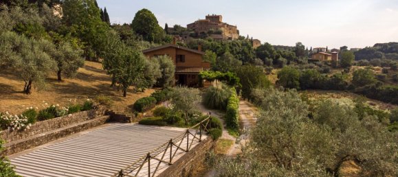 4 bedrooms Villa in Montalcino, Italy No. 330125 2