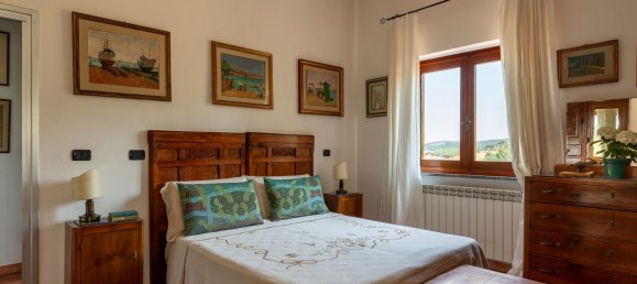 4 bedrooms Villa in Montalcino, Italy No. 330125 6