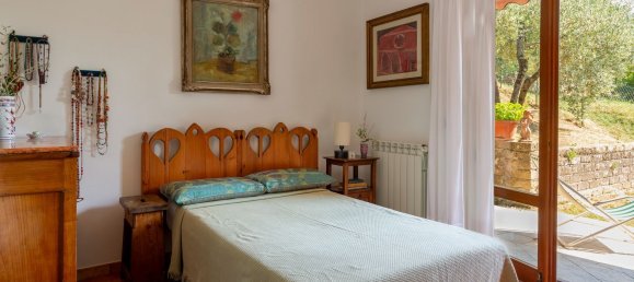 4 bedrooms Villa in Montalcino, Italy No. 330125 12