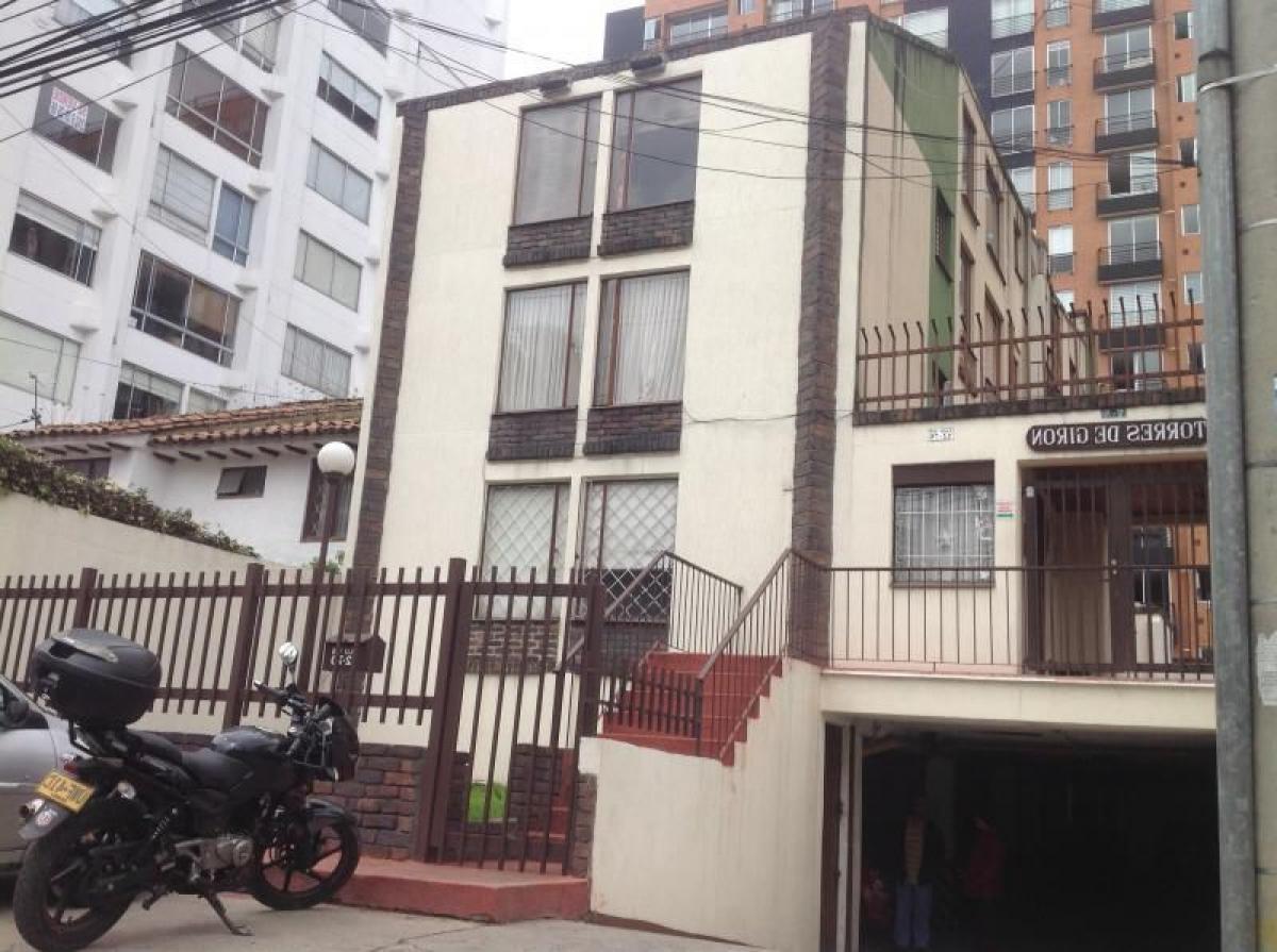 3 bedrooms House in Bogota, Colombia No. 11721