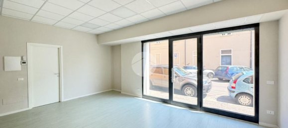 55m² Office in Brescia, Italy No. 301689 4