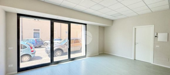 55m² Office in Brescia, Italy No. 301689 10