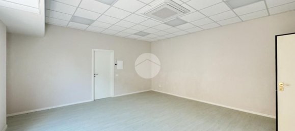 55m² Office in Brescia, Italy No. 301689 8