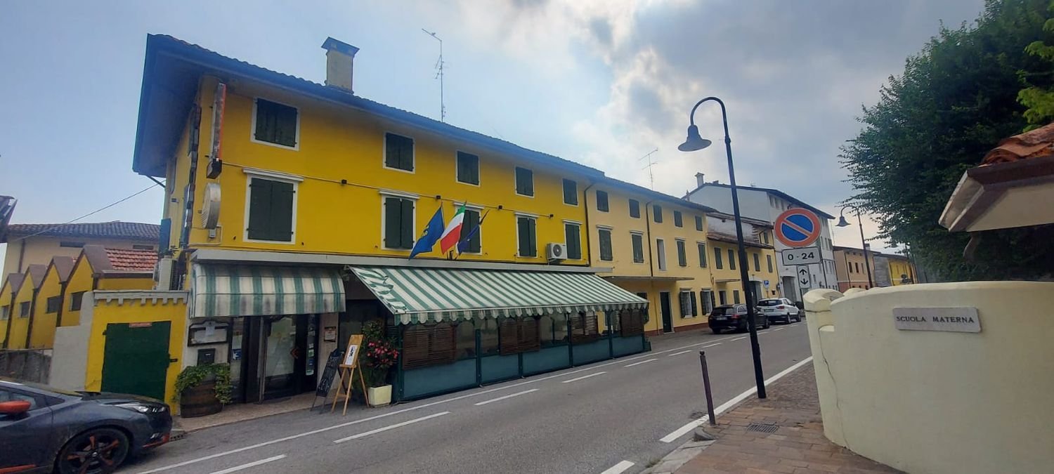 Imóvel comercial em Pordenone, Italy 330 m² N.º 84623