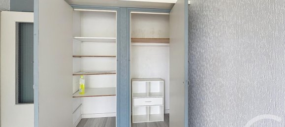 Estudio en Troyes, France No. 283888 7