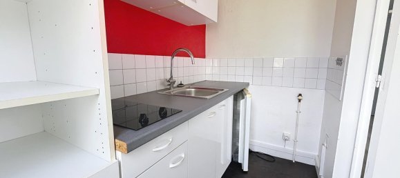 Estudio en Troyes, France No. 283888 8