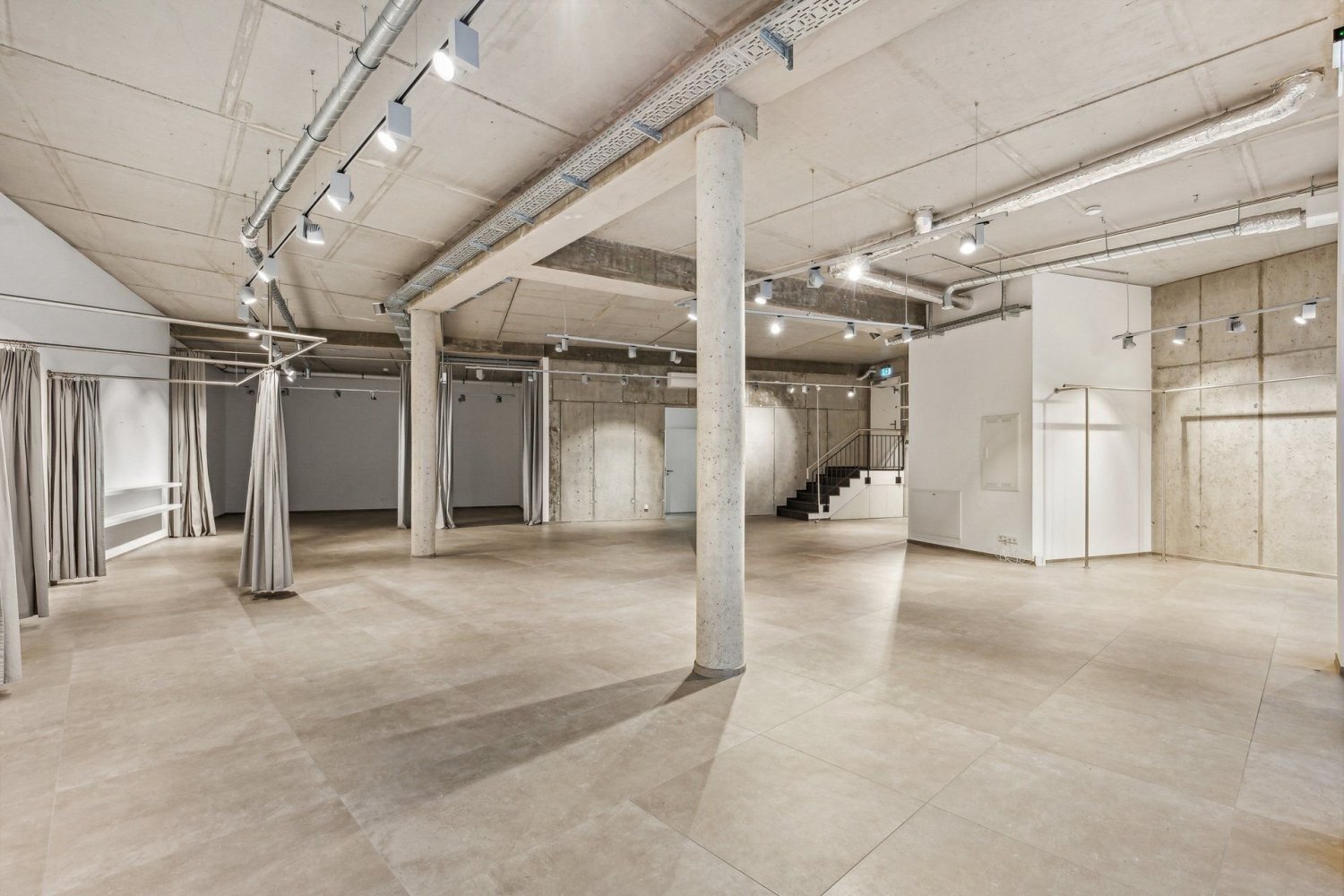 Propiedad comercial en Wetteraukreis, Germany 194 m² No. 92508