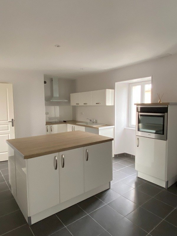 Casa de 2 dormitorios en Mornac, France No. 192575