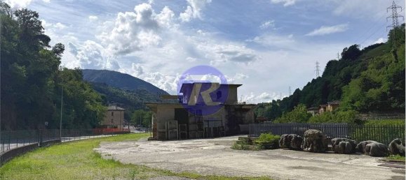 1390m² Warehouse in San Giovanni Bianco, Italy No. 360199 8