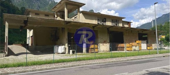 1390m² Warehouse in San Giovanni Bianco, Italy No. 360199 3