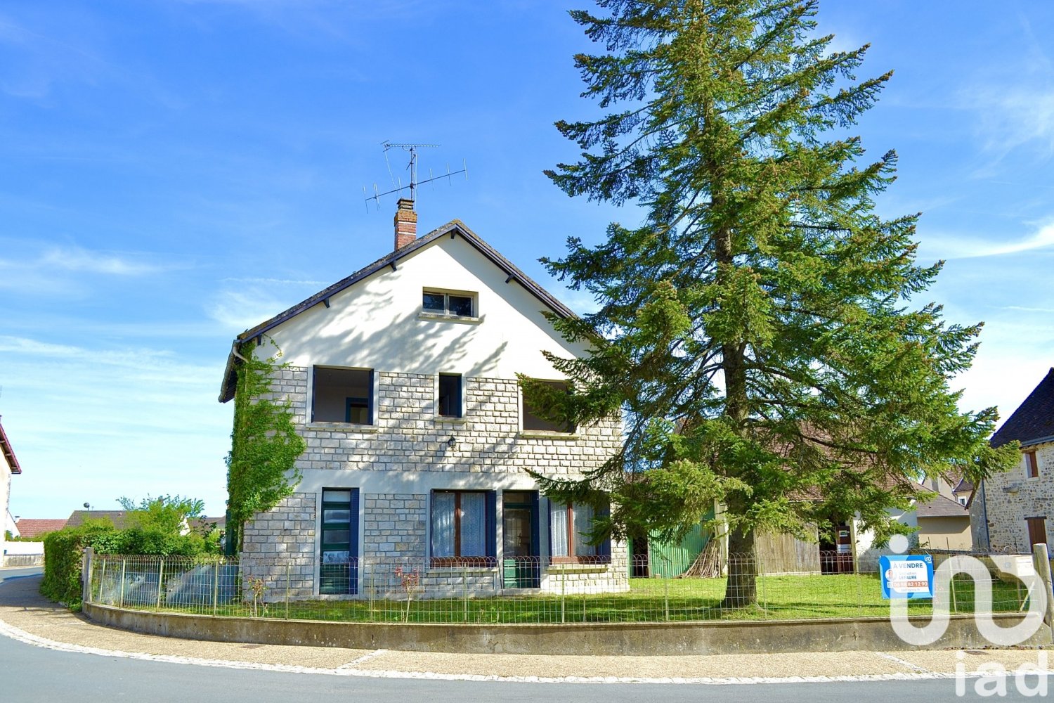 4 Schlafzimmer Haus in Lureuil, France, Nr. 236686