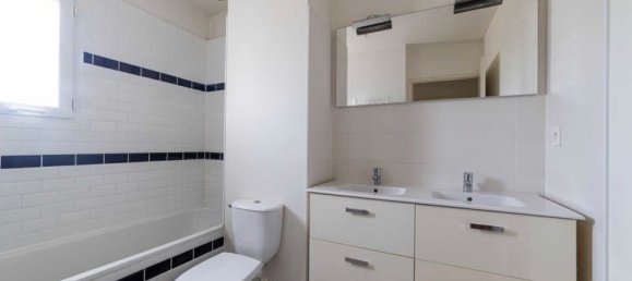 3 bedrooms House in Anglet, France No. 335800 7