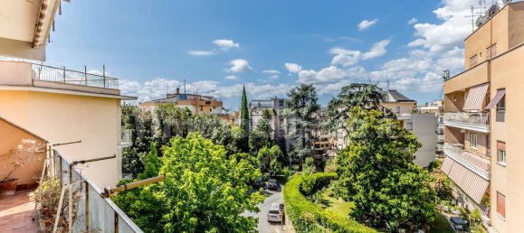 3 bedrooms Apartment in Rome, Italy No. 325911 2