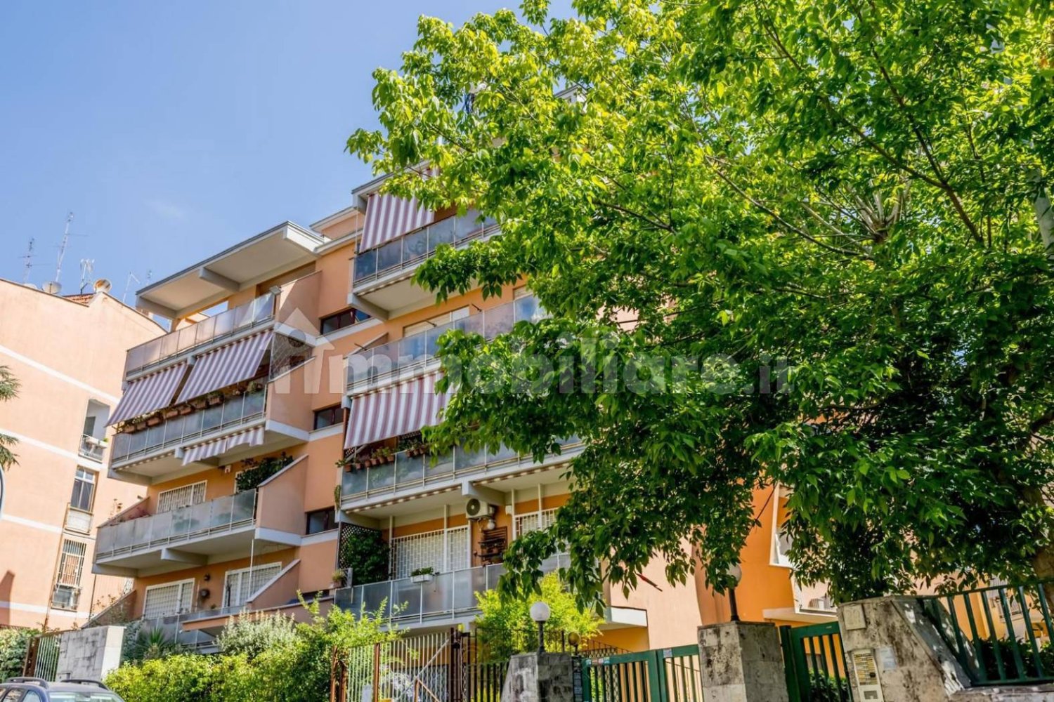 3 bedrooms Apartment in Rome, Italy No. 325911