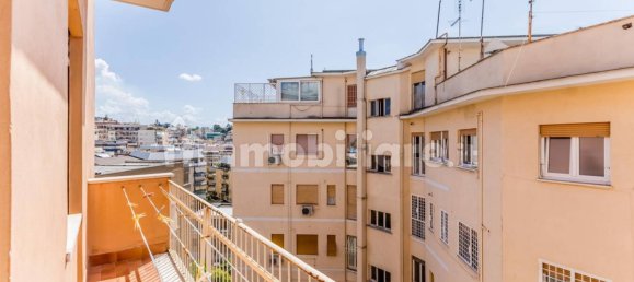 3 bedrooms Apartment in Rome, Italy No. 325911 8