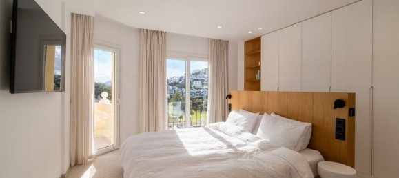 Ático de 3 dormitorios en La Quinta, Spain No. 139198 16